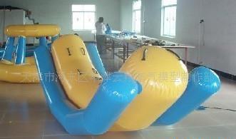 水上滑梯、水上陀螺、水上跳床 價(jià)格、廠家信息及經(jīng)營指南